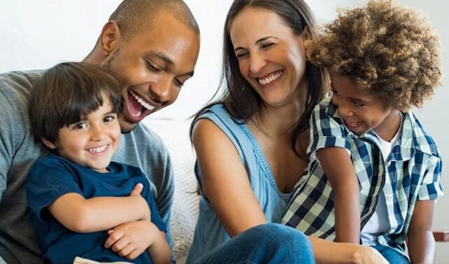 10 façons de célébrer la Saint-Valentin en famille.